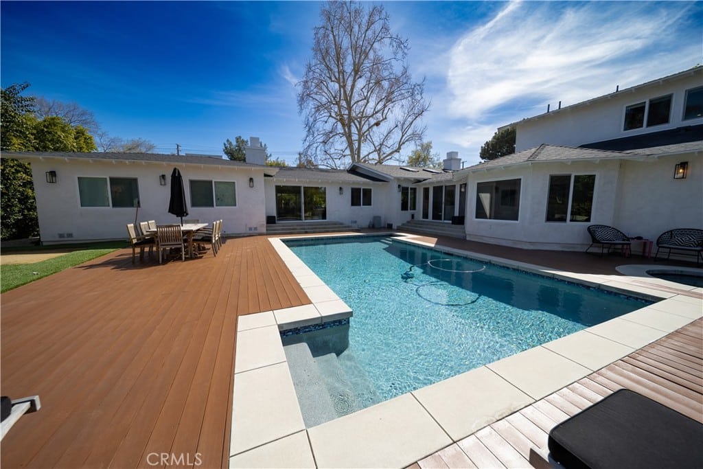 Walnut Acres Luxury Pool Home in Woodland Hills