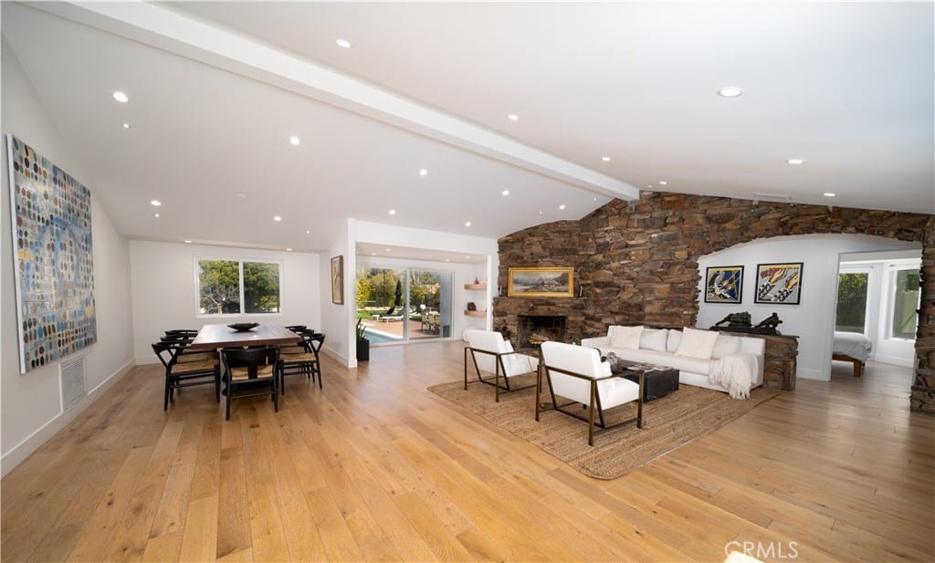 Walnut Acres Luxury Pool Home in Woodland Hills