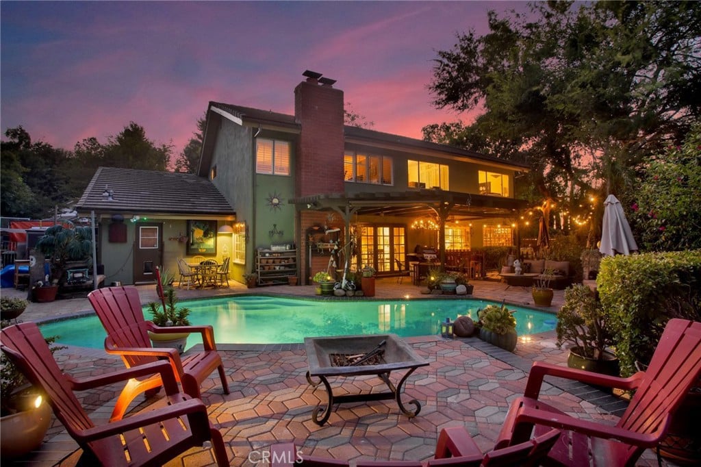 4420 Da Vinci Ave, Woodland Hills, CA 91364 recently listed for for $1,625,000 with 4 beds, 4 baths and 2,518 sq ft.