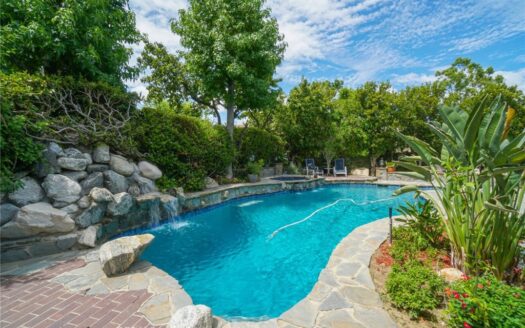 Valley Circle Pool Estate in Woodland Hills