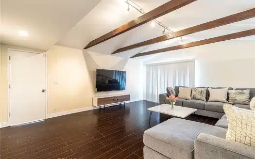 20518 Michale St, Winnetka, CA 91306