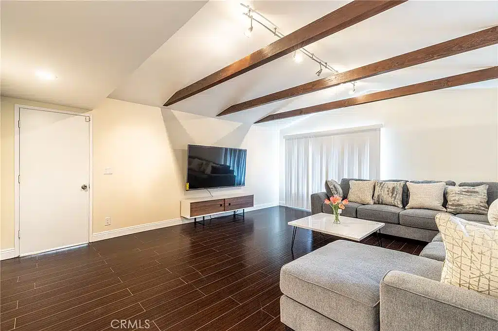 20518 Michale St, Winnetka, CA 91306