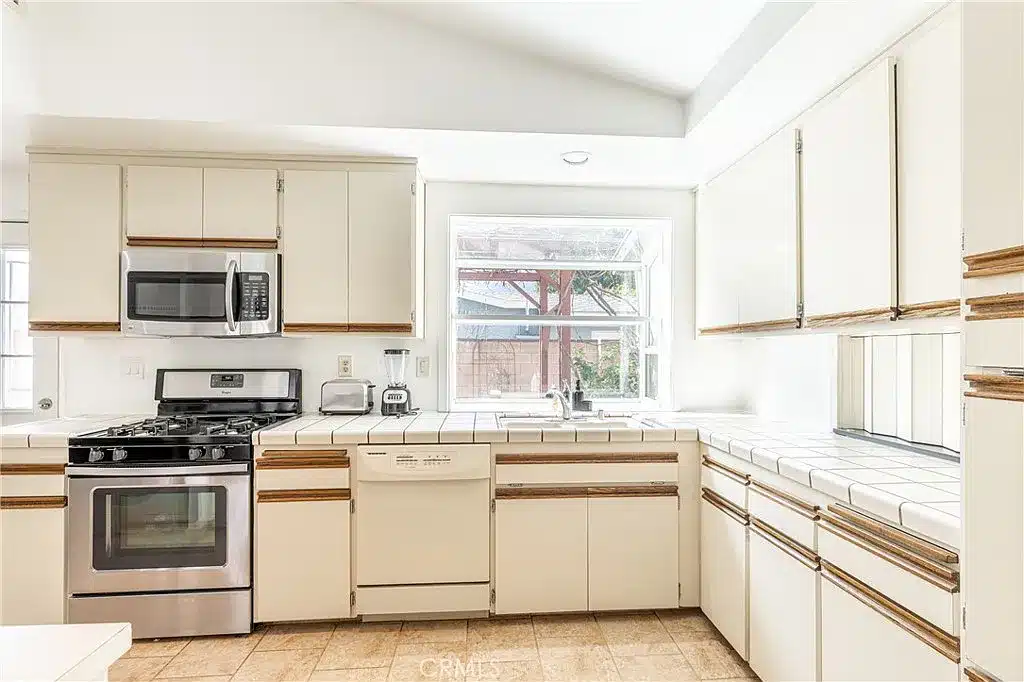 20518 Michale St, Winnetka, CA 91306