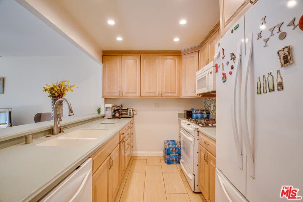 Resort-Style Canoga Park Condo