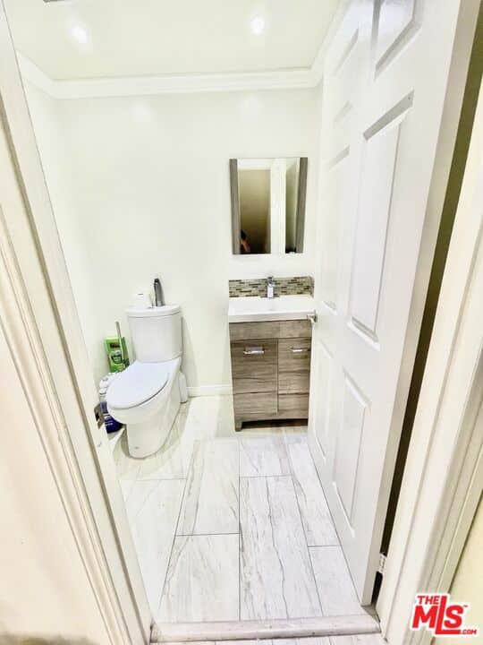 2 Bedroom Canoga Park Condo