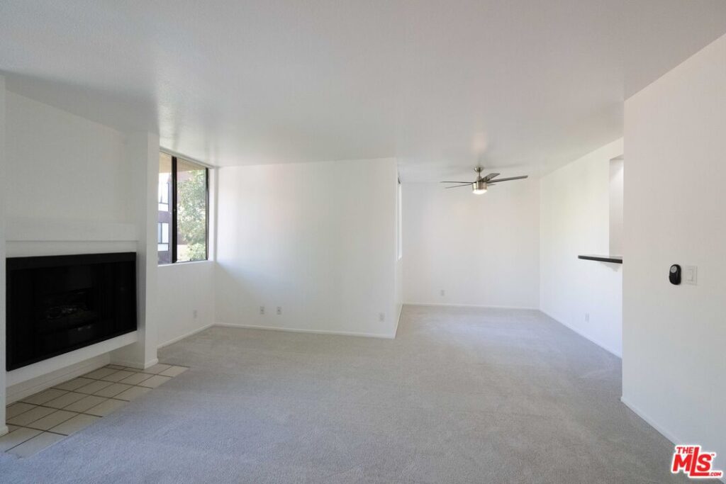Second Floor Condo in Canoga Park