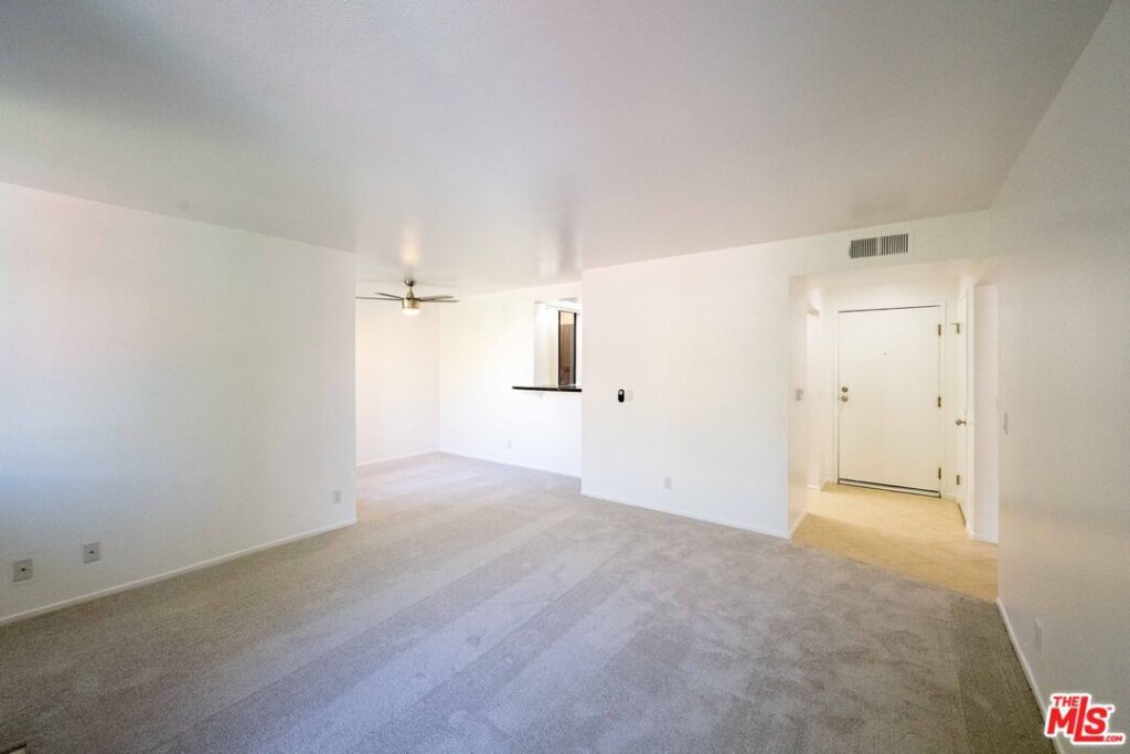 Second Floor Condo in Canoga Park