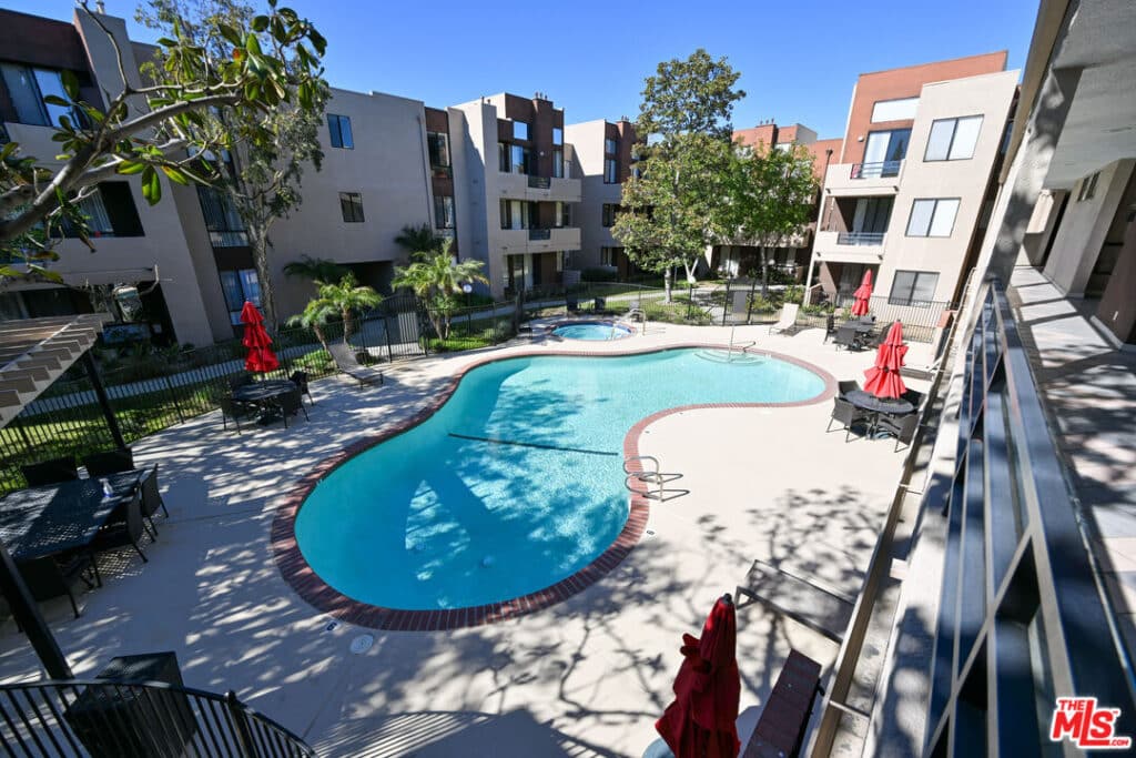 Elkwood Terrace Canoga Park Condo