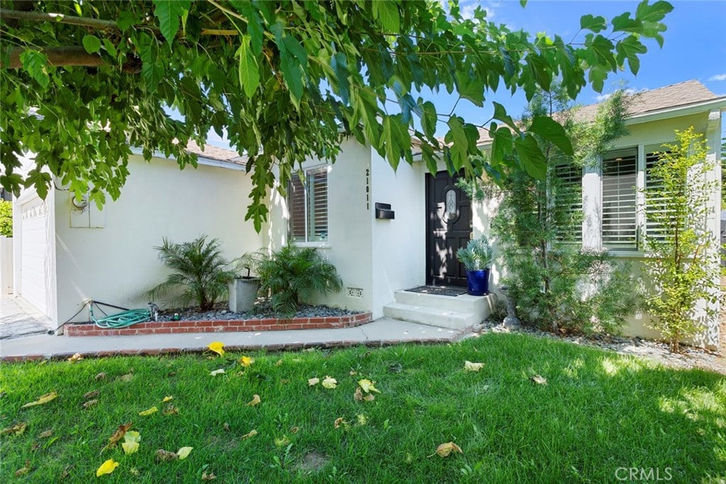 Turnkey Canoga Park Pool Home