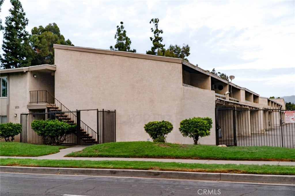 Modern Canoga Park Condo