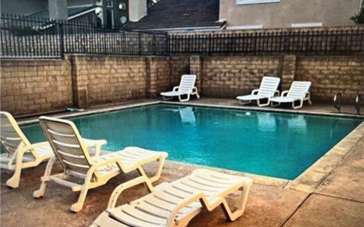 Jordan Estate Condos in Canoga Park