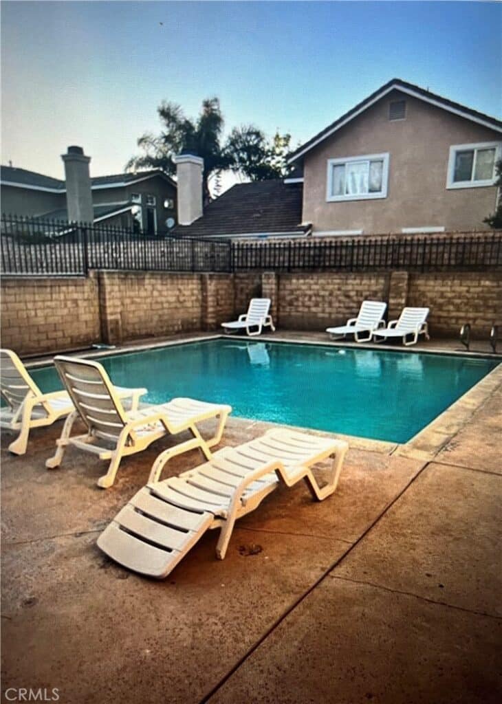 Jordan Estate Condos in Canoga Park