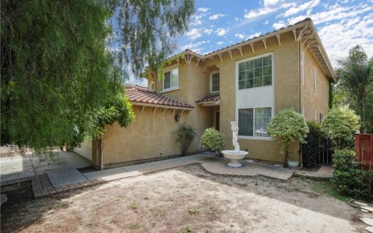 Single Family Home in Canoga Park