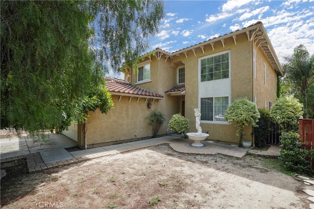 Single Family Home in Canoga Park