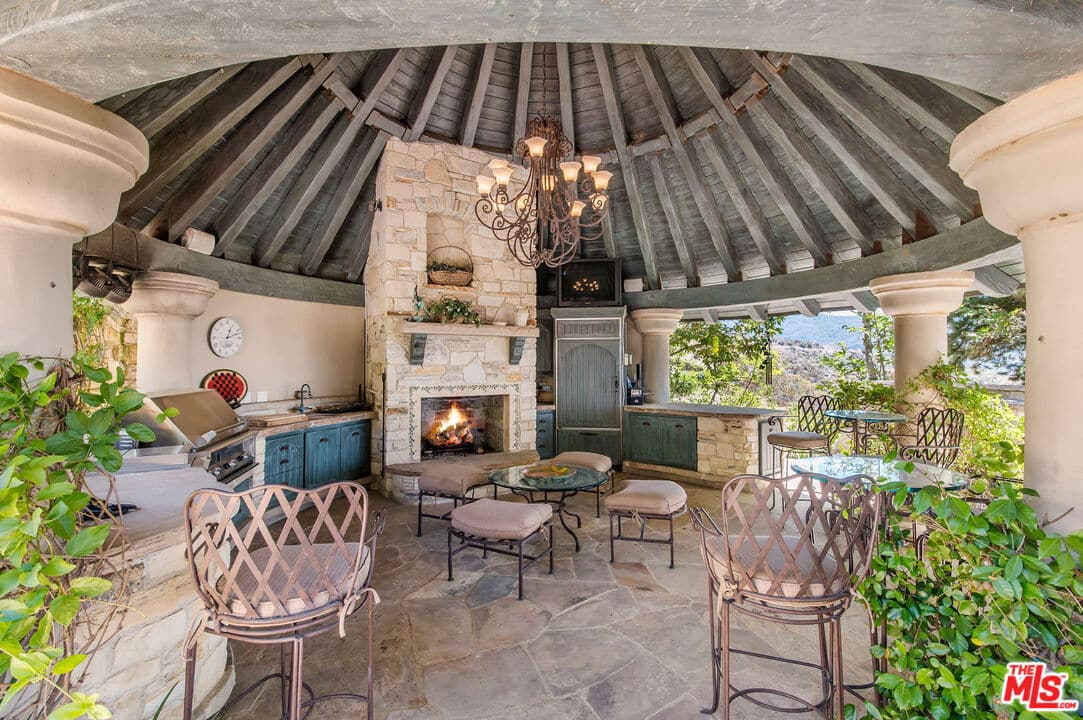 French-Inspired Calabasas Chateau