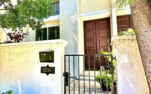 22231-1/2 Erwin St, Woodland Hills, CA 91367