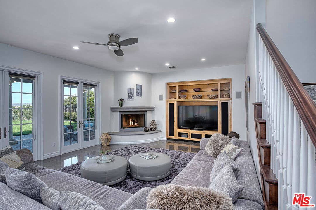 Reserve Calabasas Pool Home with view