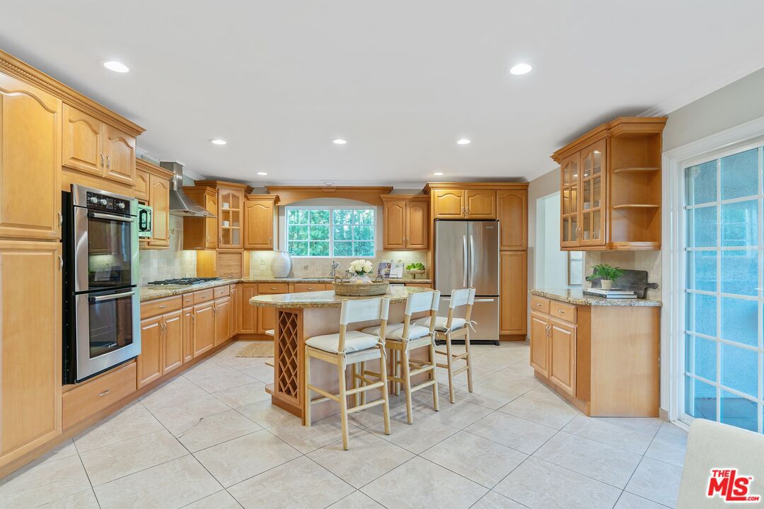 Calabasas Entertainers Pool Home