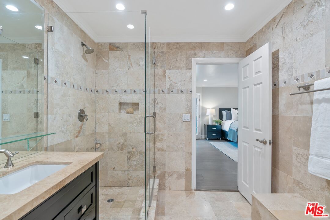 Calabasas Entertainers Pool Home