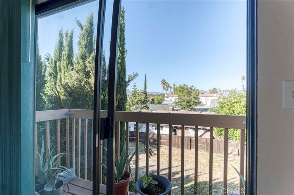 Delightful Canoga Park Condo