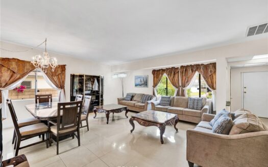 5039 Catalon Ave, Woodland Hills, CA 91364