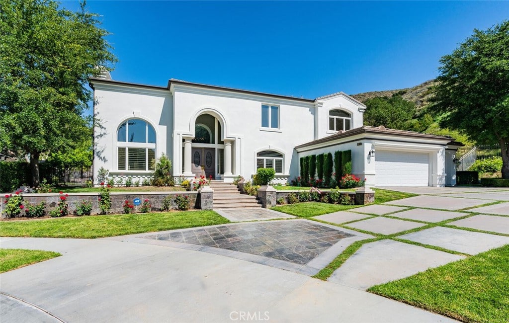 Exquisite Calabasas Pool Residence