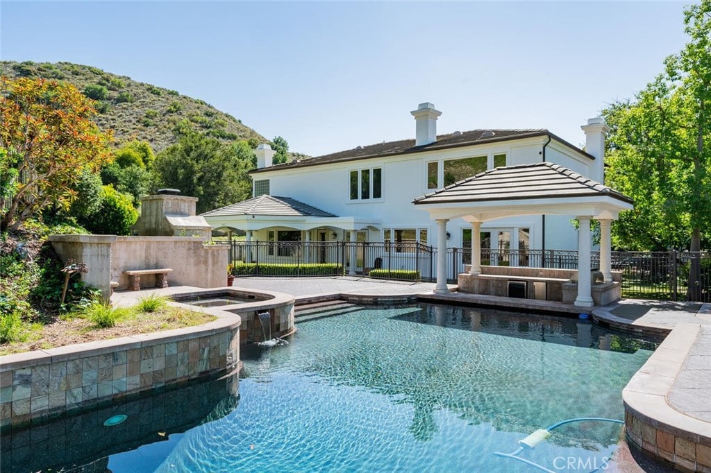 Exquisite Calabasas Pool Residence