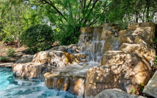 Luxury Pool Home in Calabasas