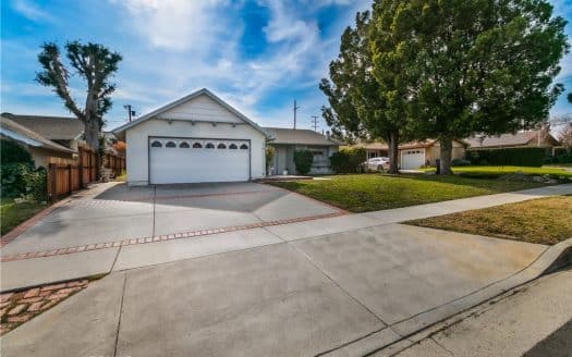 22738 Mobile St, West Hills, CA 91307