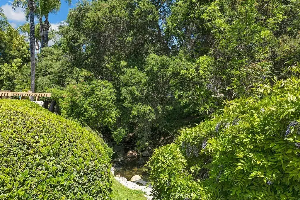 23473 Park Sorrento, # 8, Calabasas, CA 91302