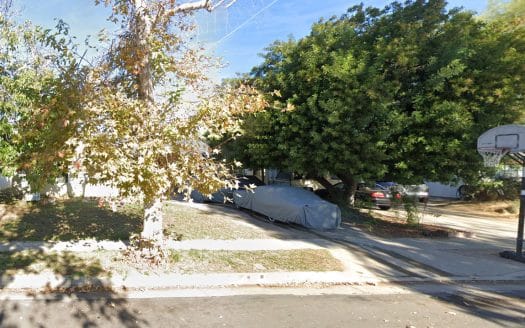 23357 Bassett St, West Hills, CA 91307