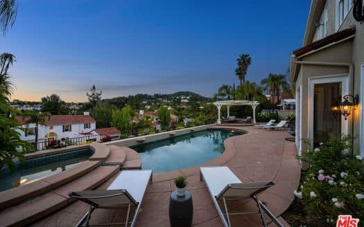 Calabasas Luxurious Pool Estate