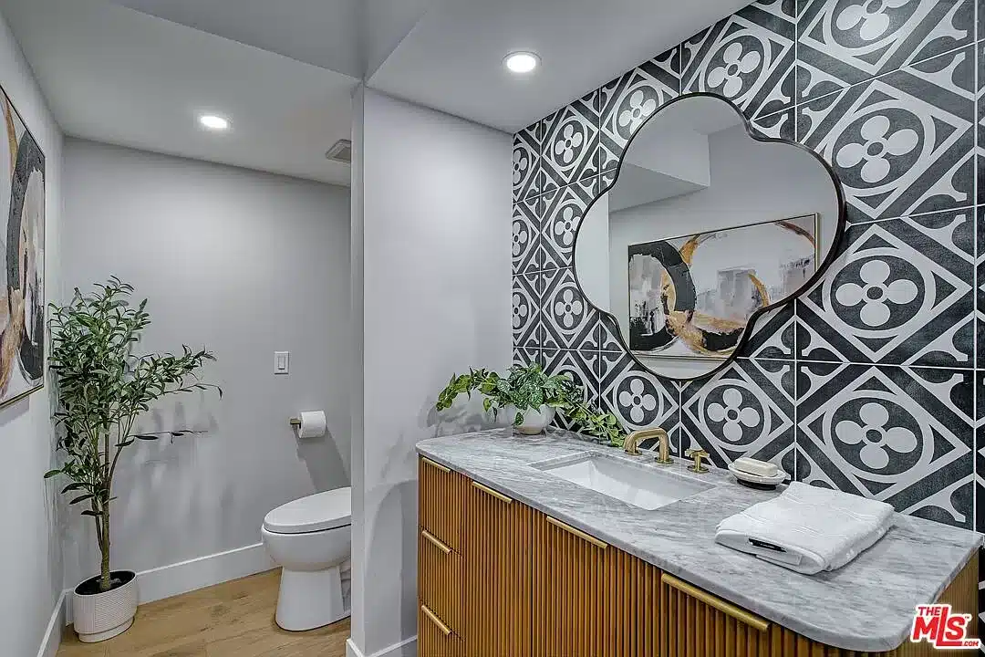 European Pool Home in Calabasas