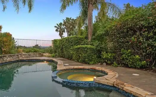 6922 Castle Peak Dr, West Hills, CA 91307