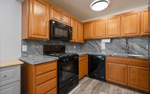 7137 Shoup Ave UNIT 10, West Hills, CA 91307