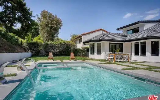 European Pool Home in Calabasas