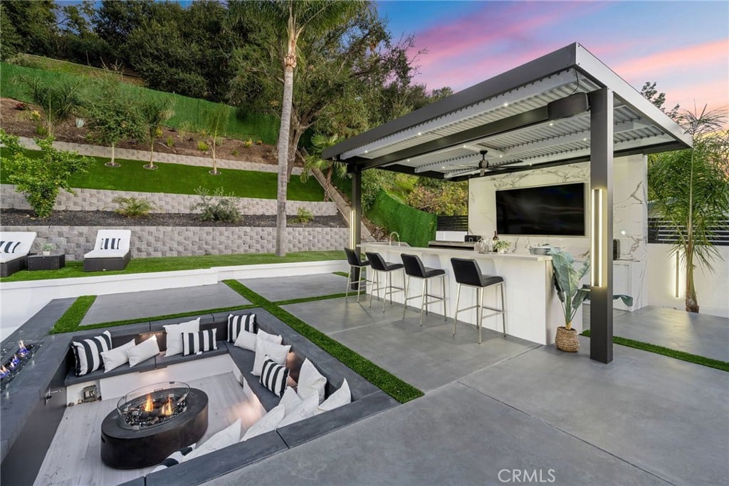 Renovated Modern Pool Home in Woodland Hills