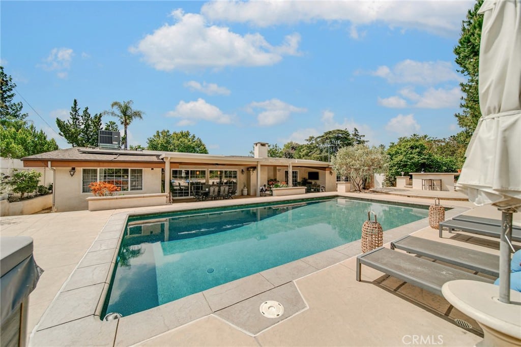 Woodland Hills Pool Home Masterpiece
