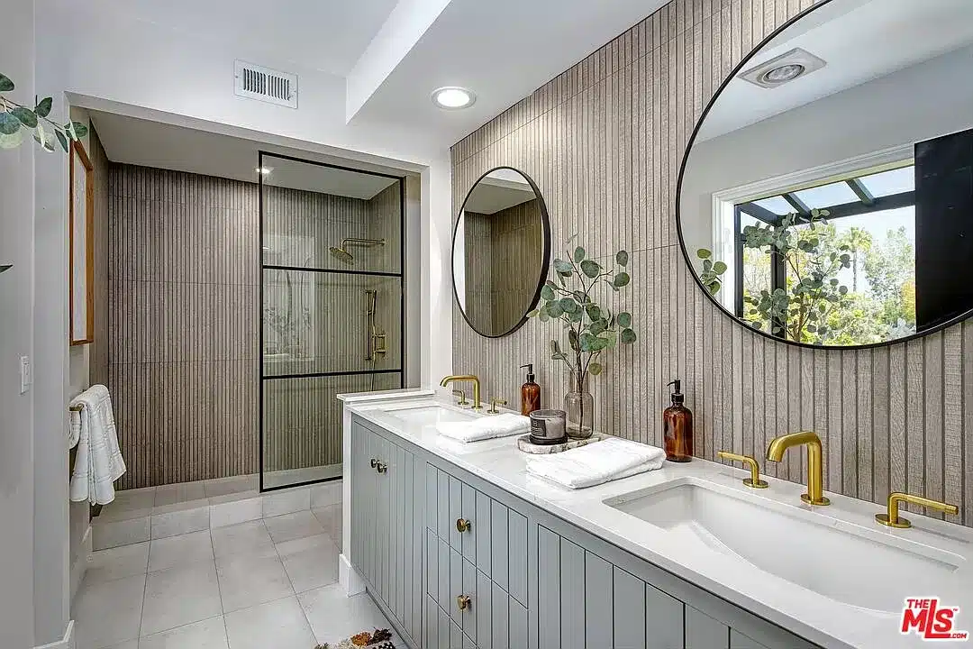 European Pool Home in Calabasas