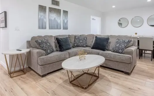 8151 Sedan Ave, Canoga Park, CA 91304