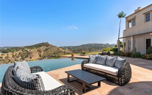 Gorgeous Calabasas Pool Home