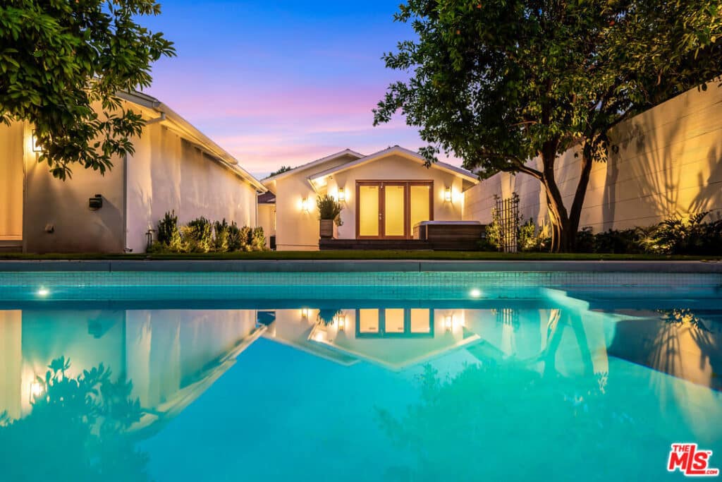 Gonzales Pool Home in Walnut Acres