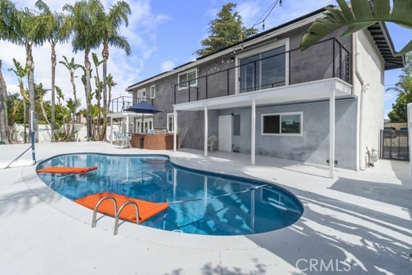 2 Story Woodland Hills Pool Home