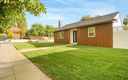 21902 Providencia St, Woodland Hills, CA 91364