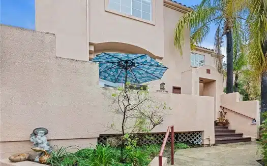 4343 Freedom Dr UNIT A, Calabasas, CA 91302