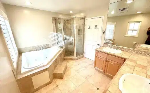 286 Parkview Dr, Oak Park, CA 91377