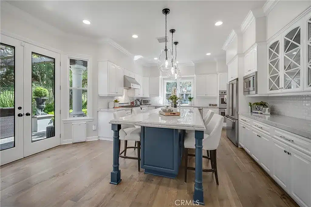 3400 Cordova Dr, Calabasas, CA 91302