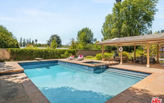Charming 5-Bedroom Solar Pool Home in Woodland Hills