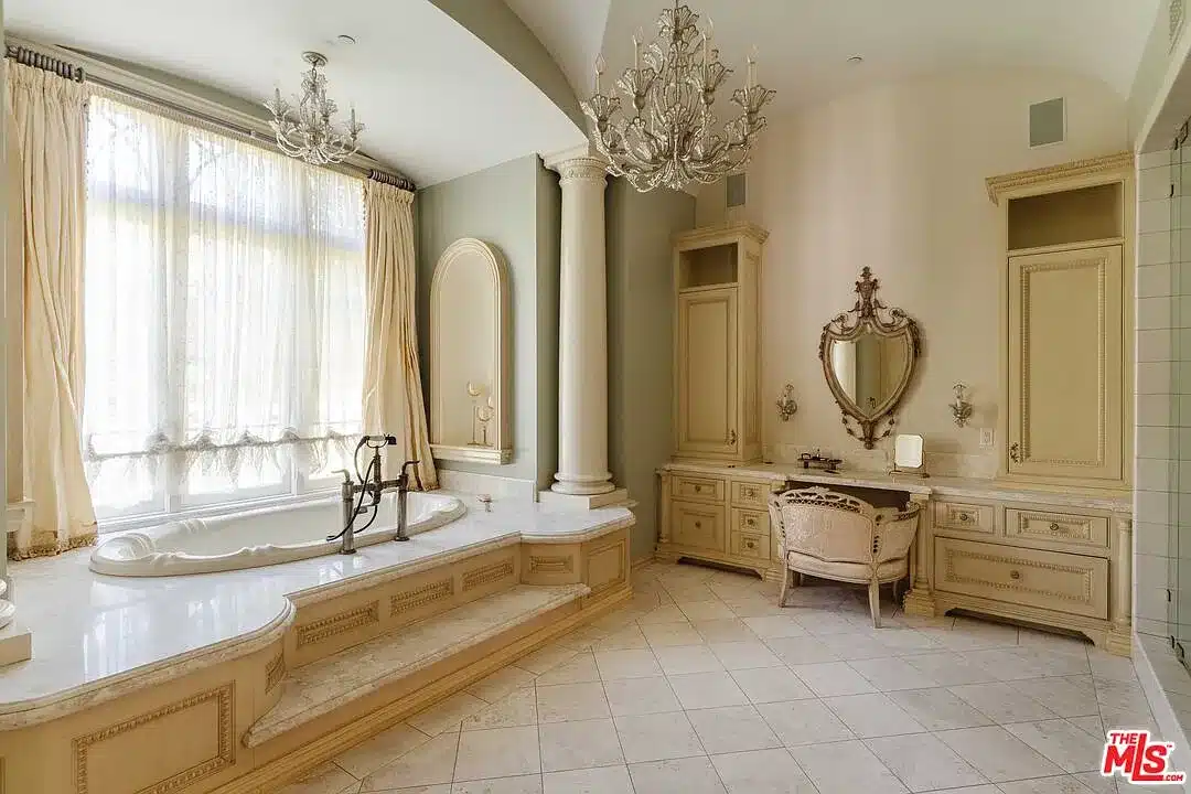 luxury bathroom in calabasas